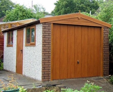 Spar Apex Concrete Garage 330 - Light Woodgrain, Brick Posts