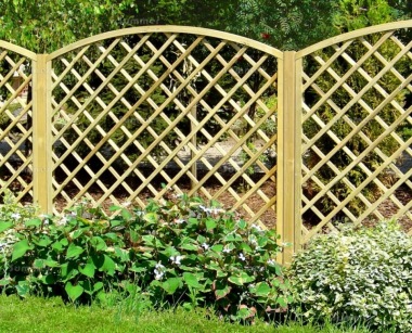 Fence Panel 638 - Planed Timber, 110x110mm Trellis, 2x2 Frame